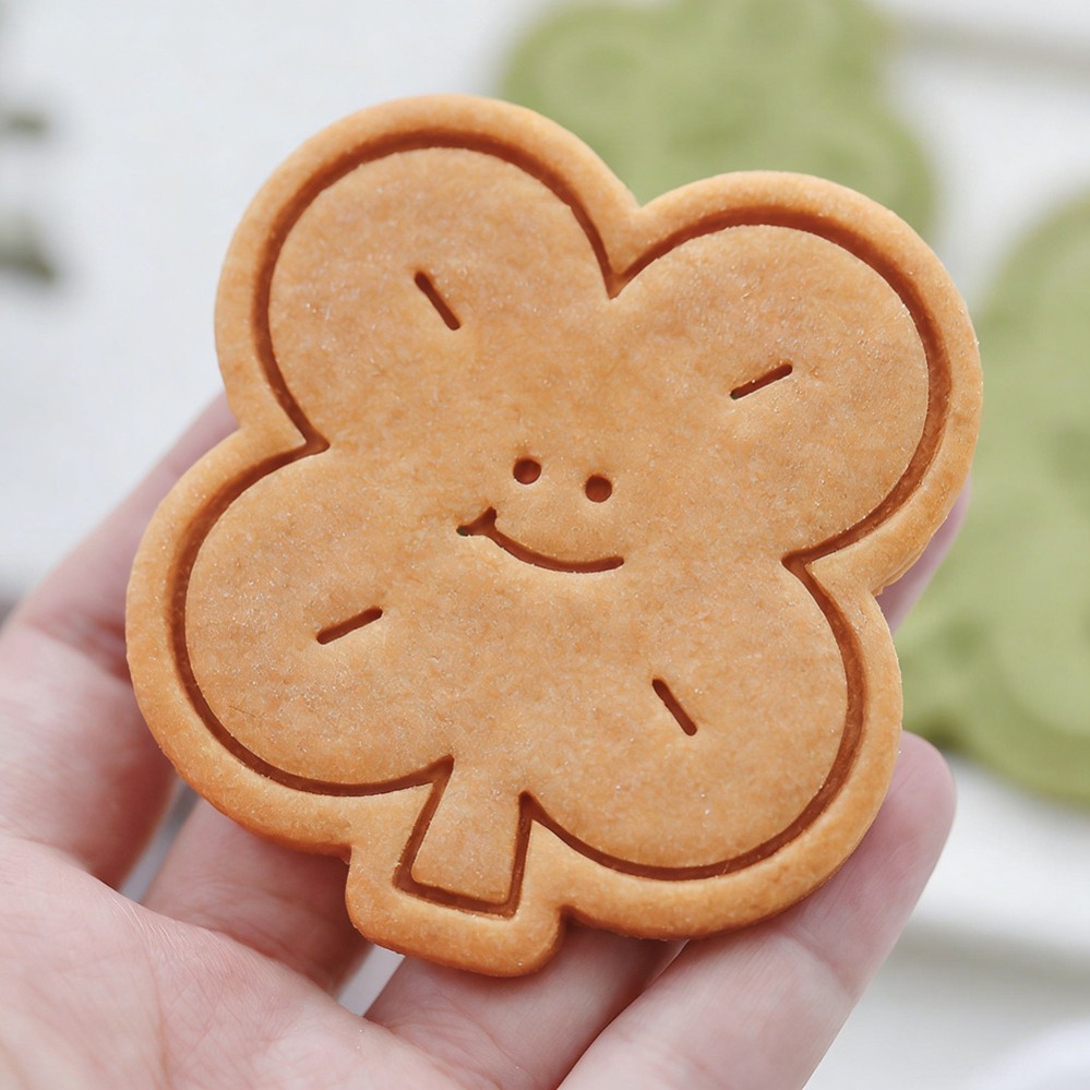 แม่พิมพ์คุกกี้รูปใบโคลเวอร์สี่ - Kitchen Baking Cookies บทวิจารณ์และราคา